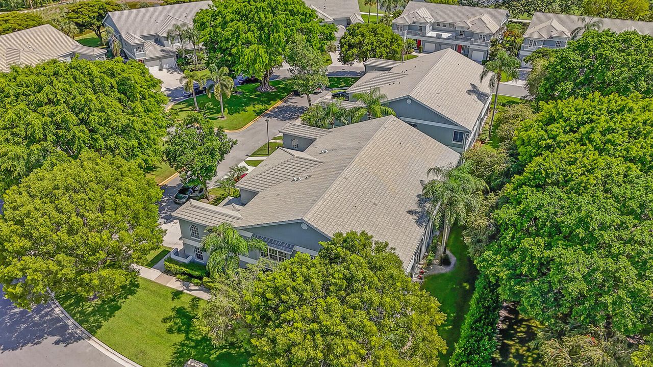 合同活跃: $299,000 (3 贝兹, 2 浴室, 1807 平方英尺)