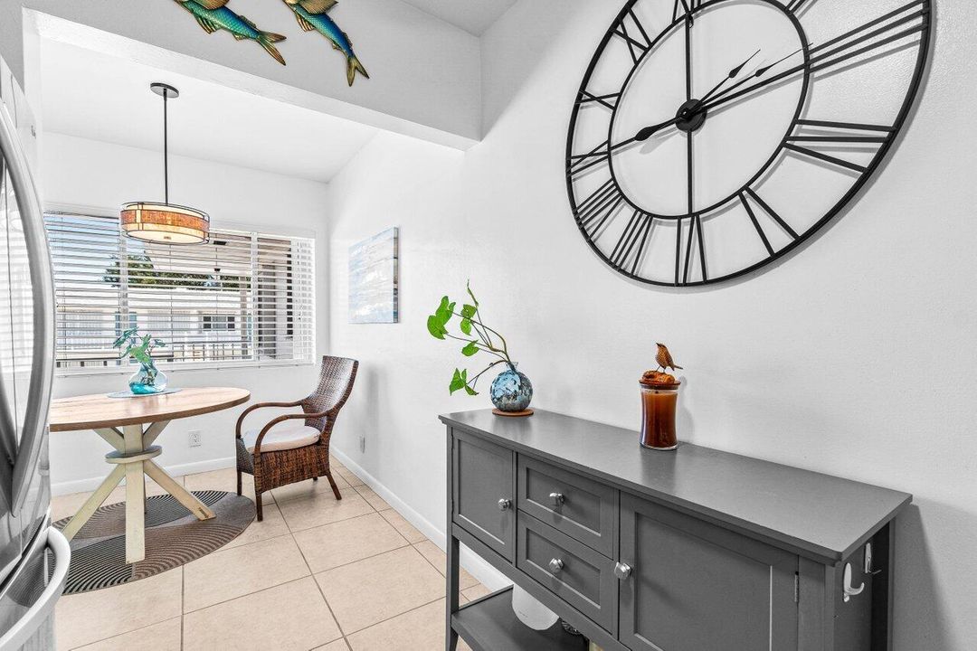 Active With Contract: $149,000 (2 beds, 2 baths, 819 Square Feet)