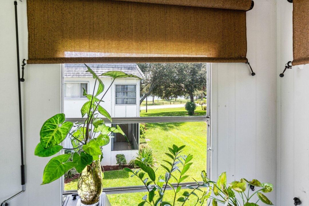 Active With Contract: $149,000 (2 beds, 2 baths, 819 Square Feet)