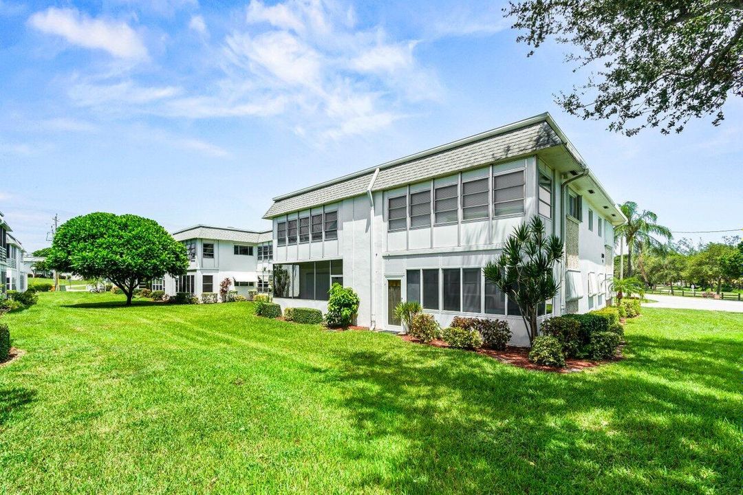 Active With Contract: $149,000 (2 beds, 2 baths, 819 Square Feet)