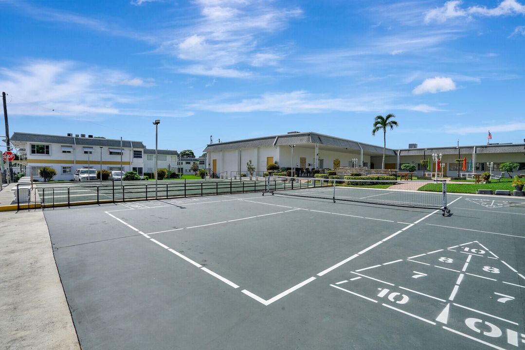 Active With Contract: $149,000 (2 beds, 2 baths, 819 Square Feet)