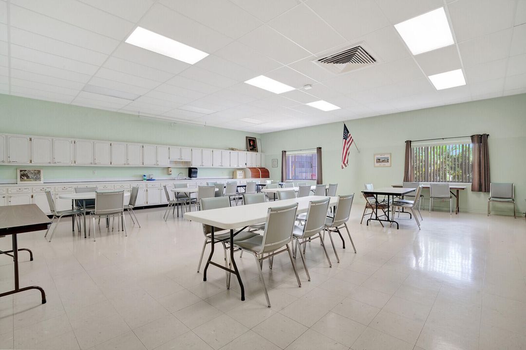 Active With Contract: $149,000 (2 beds, 2 baths, 819 Square Feet)