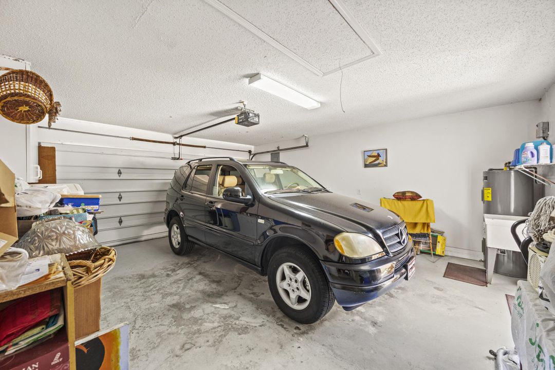 Под контрактом: $374,900 (3 спален, 2 ванн, 1687 Квадратных фут)