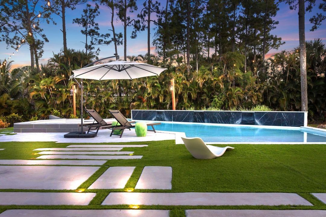 合同活跃: $775,000 (3 贝兹, 2 浴室, 1764 平方英尺)