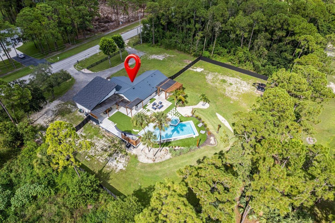 合同活跃: $775,000 (3 贝兹, 2 浴室, 1764 平方英尺)