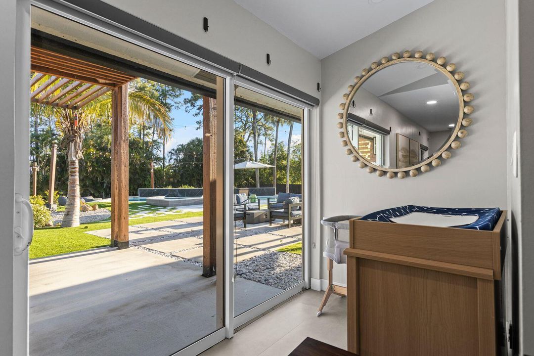 合同活跃: $775,000 (3 贝兹, 2 浴室, 1764 平方英尺)