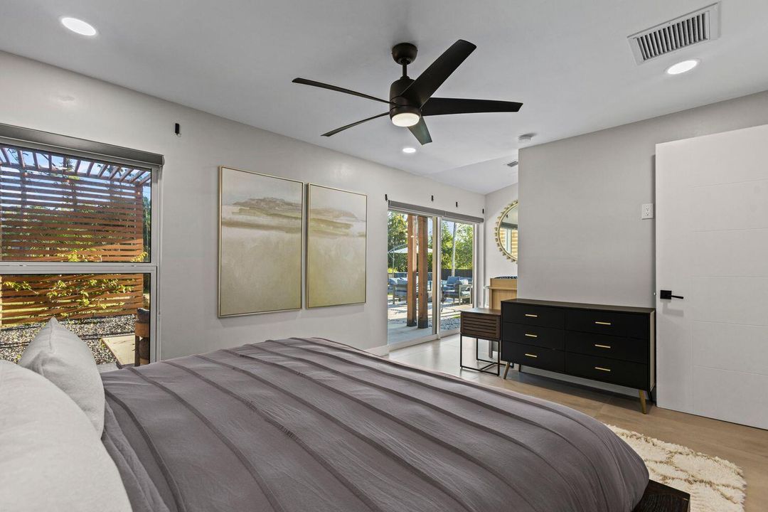 合同活跃: $775,000 (3 贝兹, 2 浴室, 1764 平方英尺)