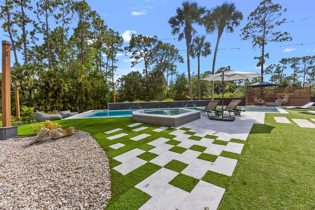 合同活跃: $775,000 (3 贝兹, 2 浴室, 1764 平方英尺)