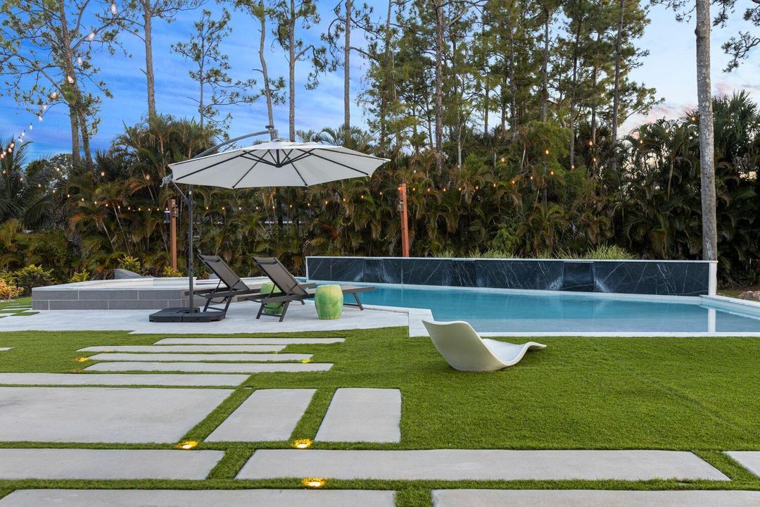 合同活跃: $775,000 (3 贝兹, 2 浴室, 1764 平方英尺)