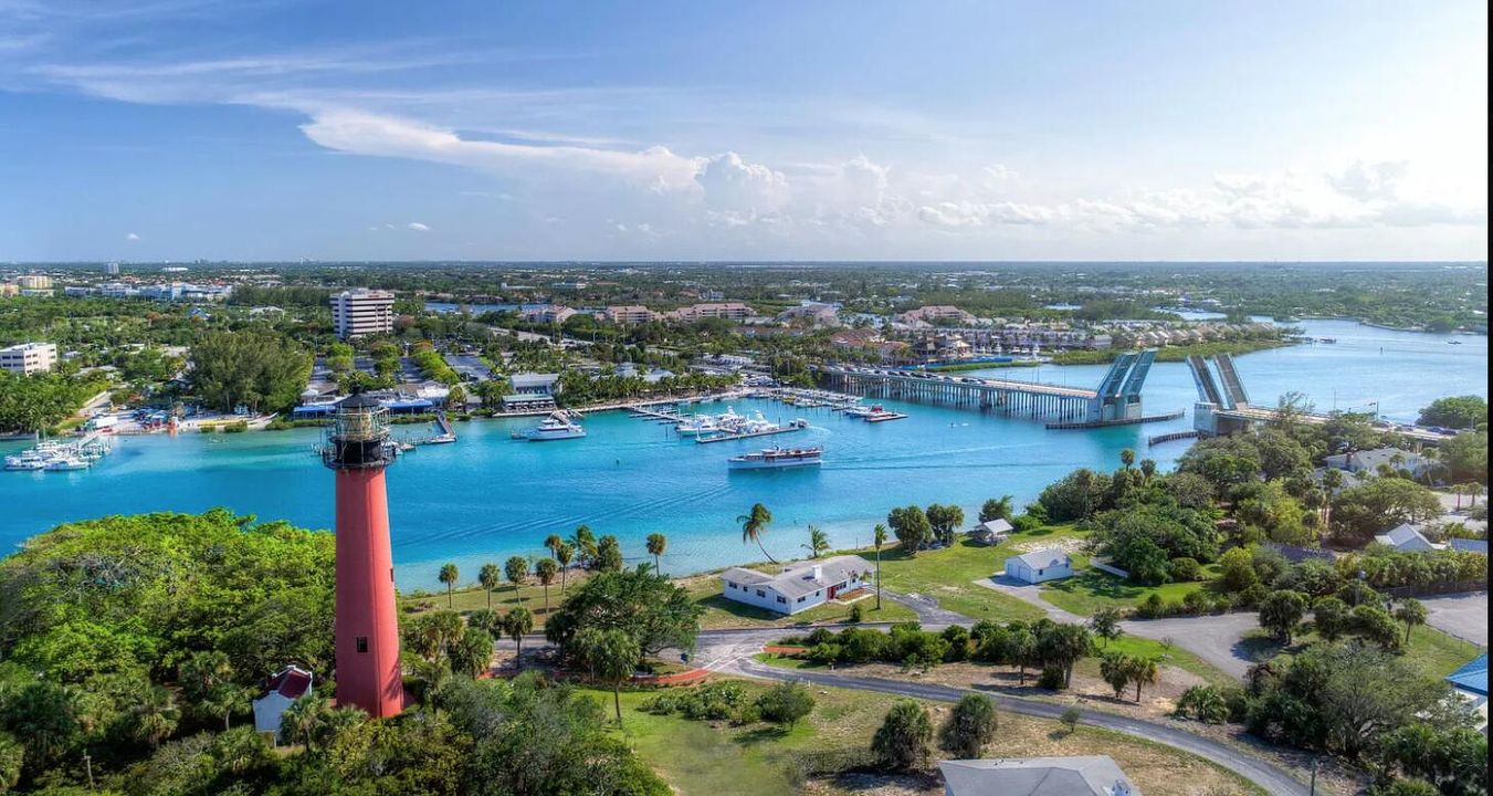 Под контрактом: $5,800 (2 спален, 2 ванн, 1851 Квадратных фут)