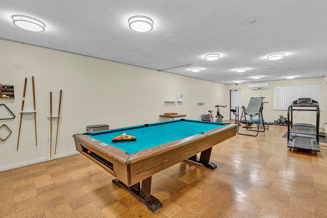 Под контрактом: $125,000 (1 спален, 1 ванн, 898 Квадратных фут)