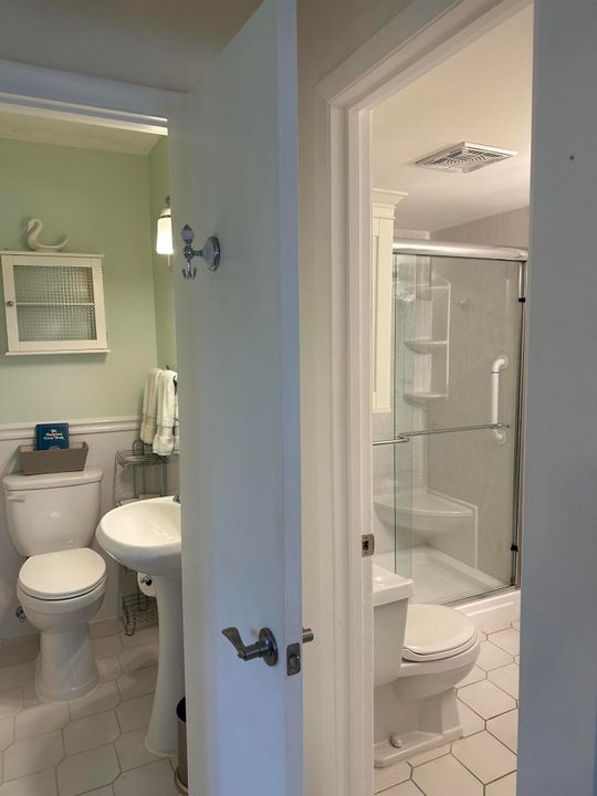 For Sale: $84,900 (2 beds, 1 baths, 819 Square Feet)