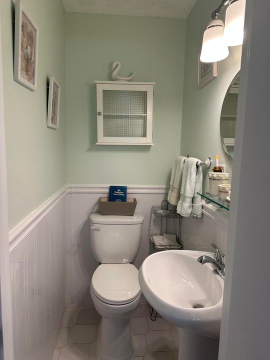 For Sale: $84,900 (2 beds, 1 baths, 819 Square Feet)