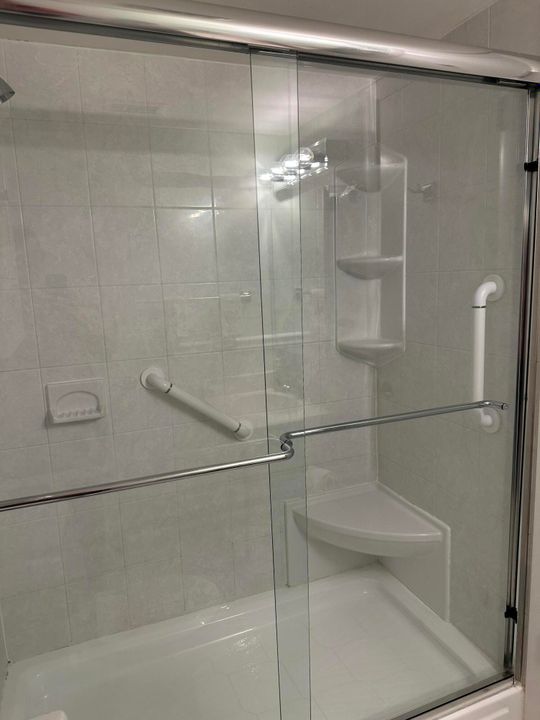 For Sale: $84,900 (2 beds, 1 baths, 819 Square Feet)