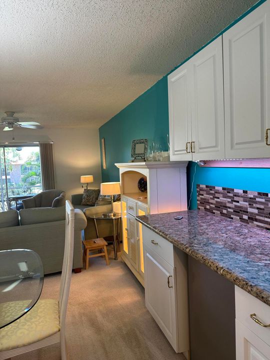 For Sale: $84,900 (2 beds, 1 baths, 819 Square Feet)