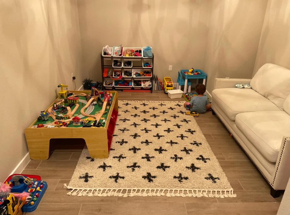 For Sale: $485,000 (3 beds, 2 baths, 1925 Square Feet)