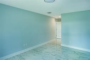 Active With Contract: $375,000 (3 beds, 2 baths, 1610 Square Feet)
