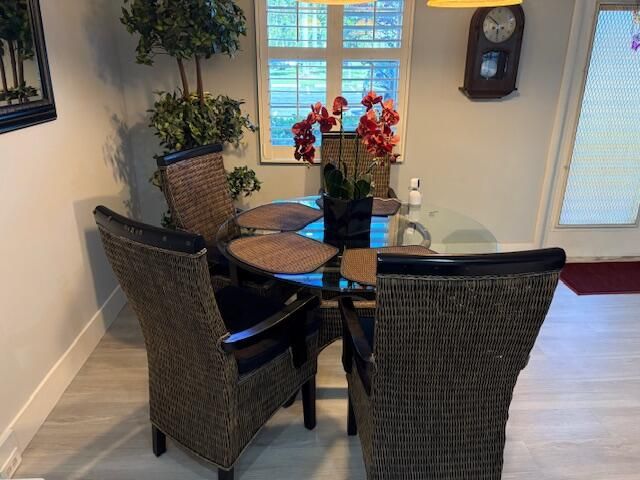 Под контрактом: $135,000 (2 спален, 1 ванн, 880 Квадратных фут)