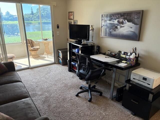 Под контрактом: $135,000 (2 спален, 1 ванн, 880 Квадратных фут)