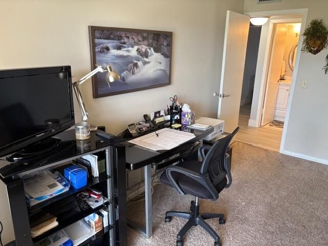 Под контрактом: $135,000 (2 спален, 1 ванн, 880 Квадратных фут)