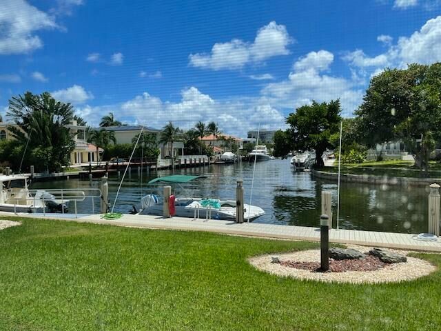 合同活跃: $2,000 (1 贝兹, 1 浴室, 630 平方英尺)