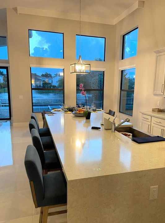 For Rent: $23,000 (5 beds, 5 baths, 4662 Square Feet)