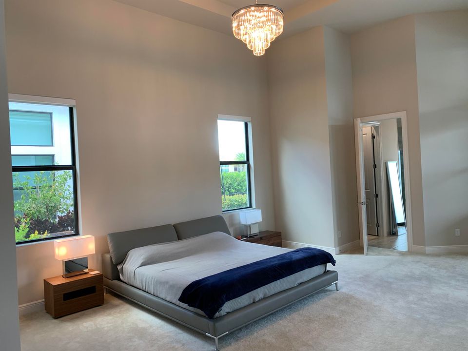 For Rent: $23,000 (5 beds, 5 baths, 4662 Square Feet)