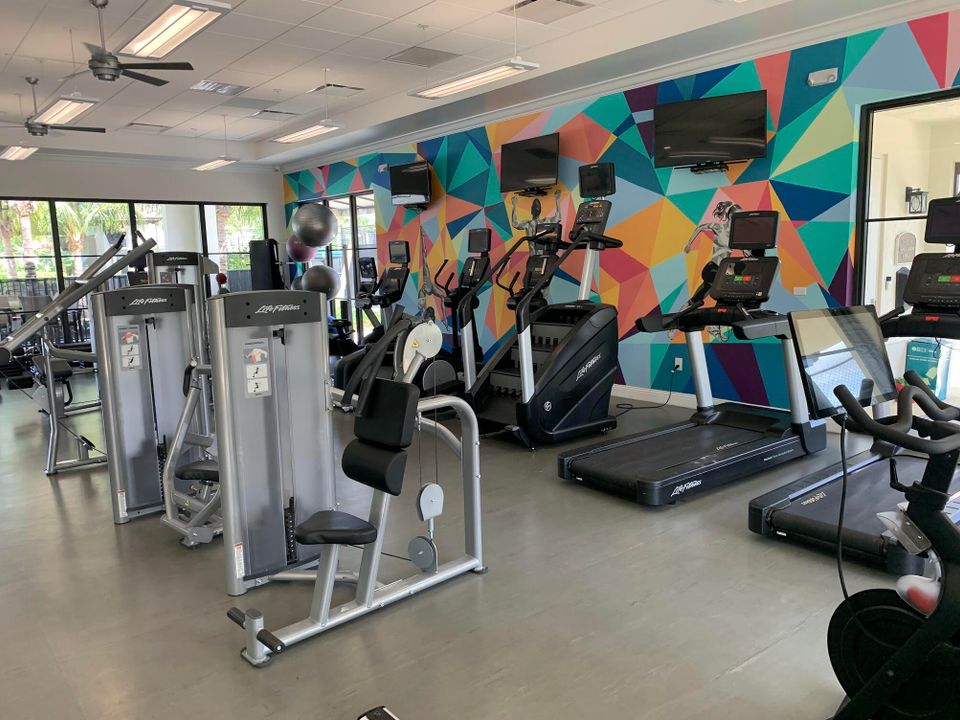 For Rent: $23,000 (5 beds, 5 baths, 4662 Square Feet)