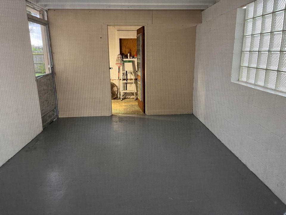 合同活跃: $369,900 (2 贝兹, 1 浴室, 1450 平方英尺)