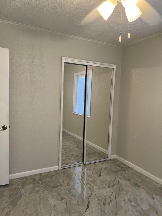 合同活跃: $369,900 (2 贝兹, 1 浴室, 1450 平方英尺)