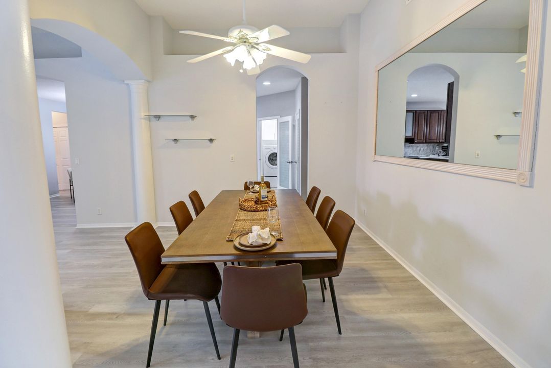 合同活跃: $899,999 (4 贝兹, 3 浴室, 2346 平方英尺)