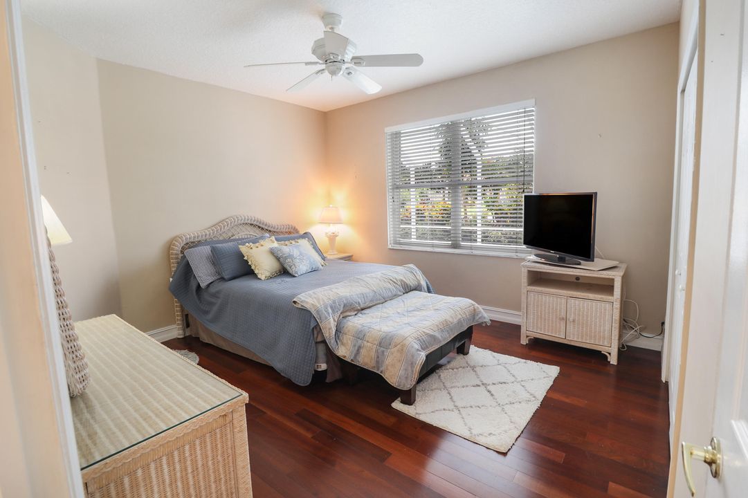 合同活跃: $899,999 (4 贝兹, 3 浴室, 2346 平方英尺)