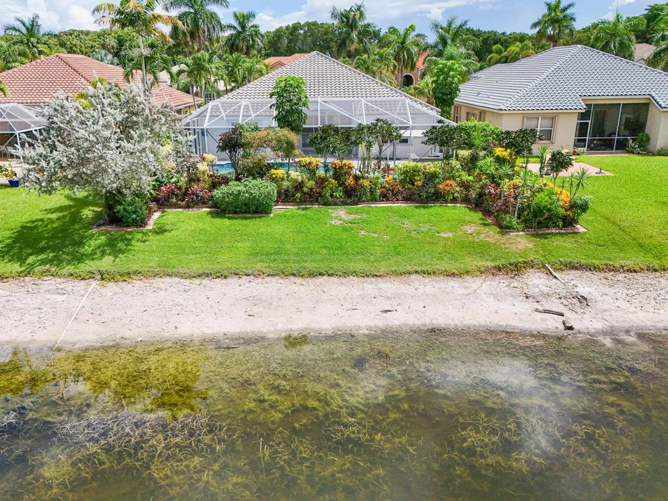 合同活跃: $899,999 (4 贝兹, 3 浴室, 2346 平方英尺)