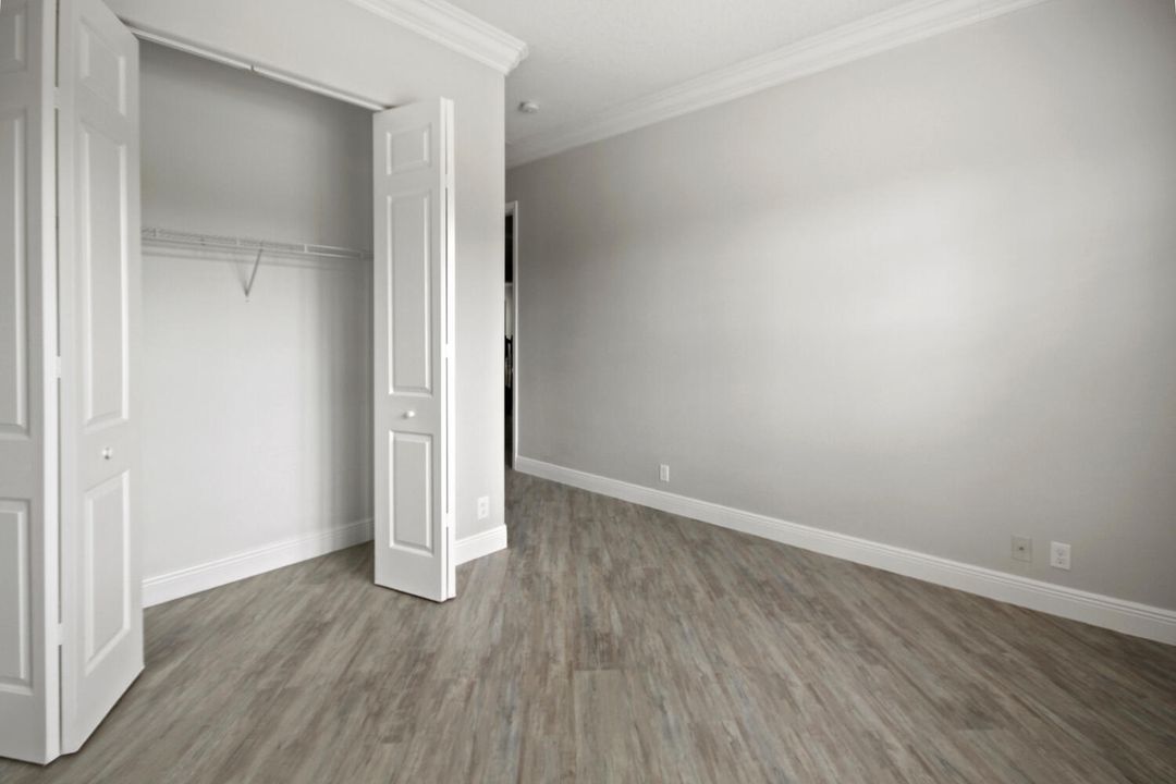 合同活跃: $5,250 (5 贝兹, 4 浴室, 3958 平方英尺)