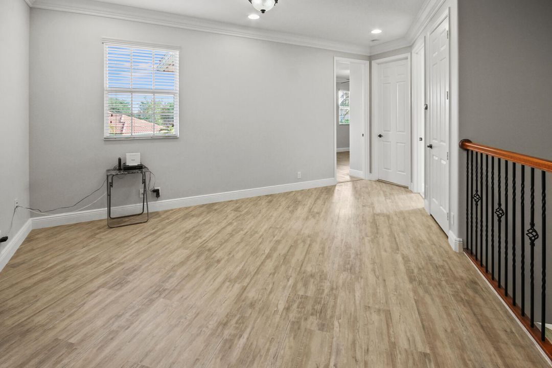 合同活跃: $5,250 (5 贝兹, 4 浴室, 3958 平方英尺)