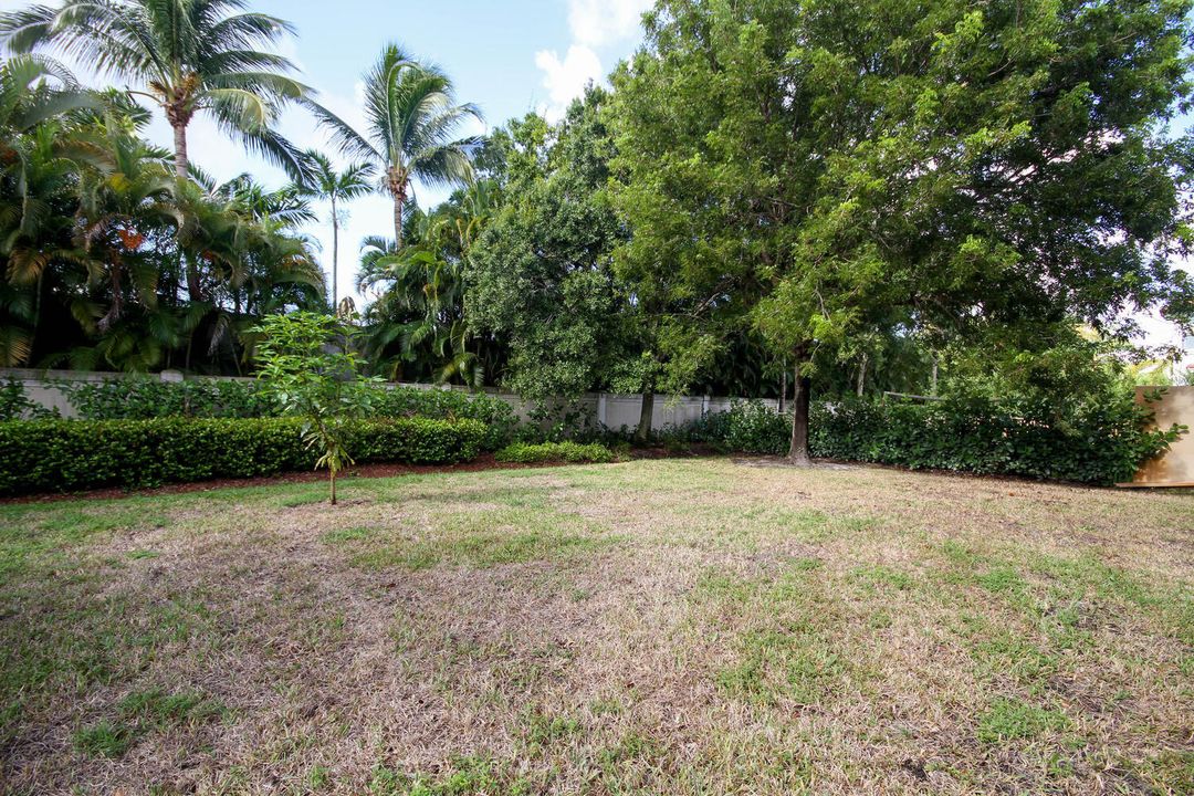 合同活跃: $5,250 (5 贝兹, 4 浴室, 3958 平方英尺)