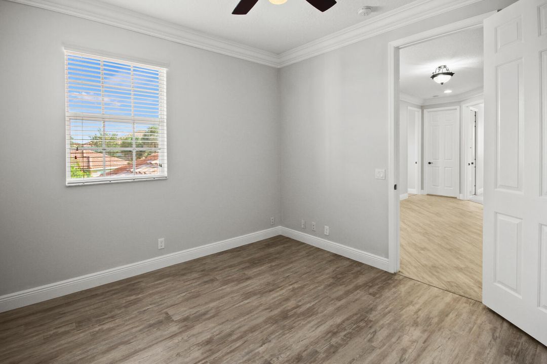 合同活跃: $5,250 (5 贝兹, 4 浴室, 3958 平方英尺)