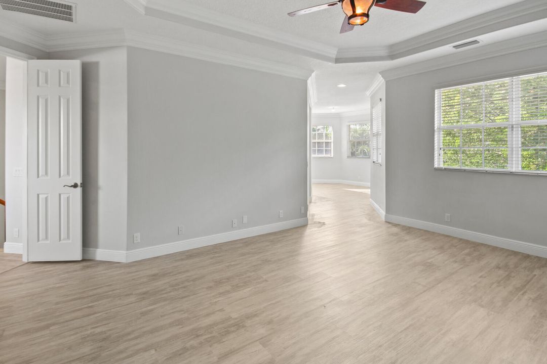 合同活跃: $5,250 (5 贝兹, 4 浴室, 3958 平方英尺)