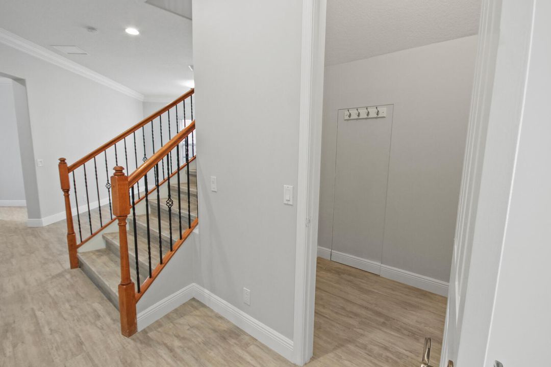 合同活跃: $5,250 (5 贝兹, 4 浴室, 3958 平方英尺)