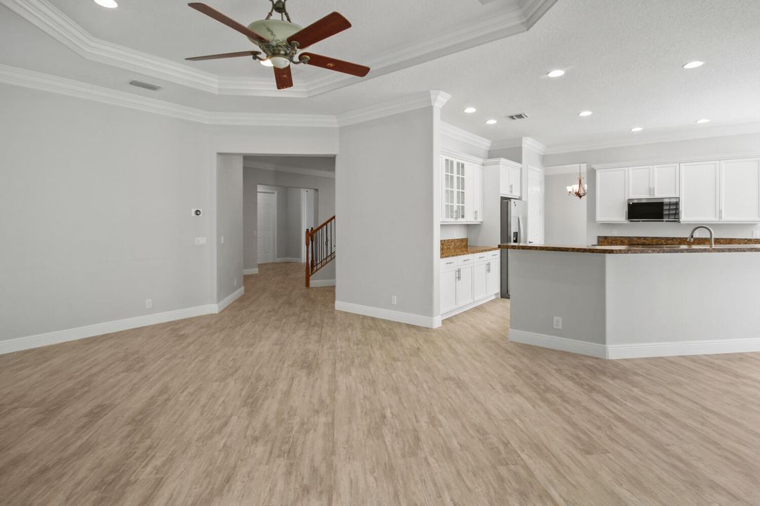 合同活跃: $5,250 (5 贝兹, 4 浴室, 3958 平方英尺)