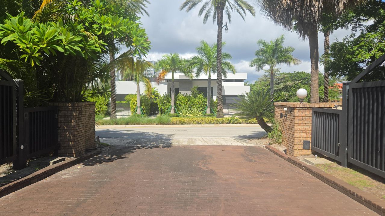 En Venta: $24,000,000 (6 camas, 5 baños, 6734 Pies cuadrados)