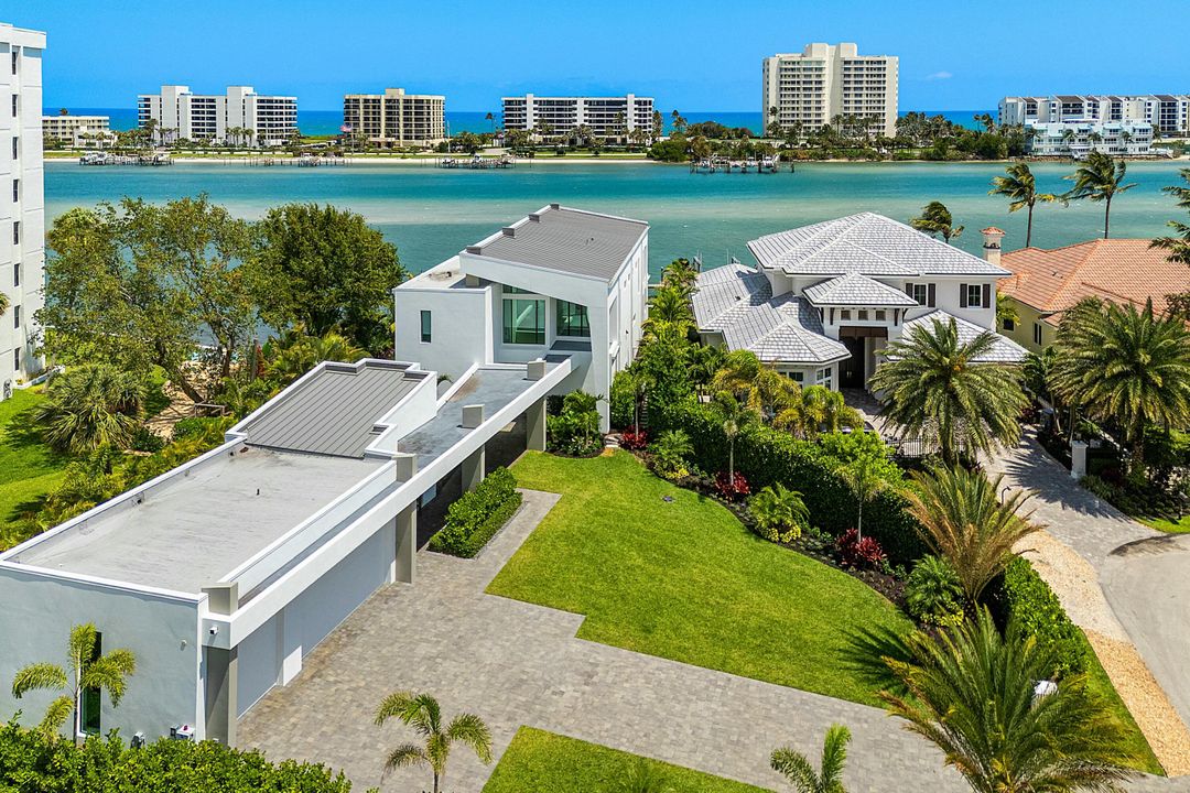 For Sale: $9,992,000 (5 beds, 5 baths, 4550 Square Feet)