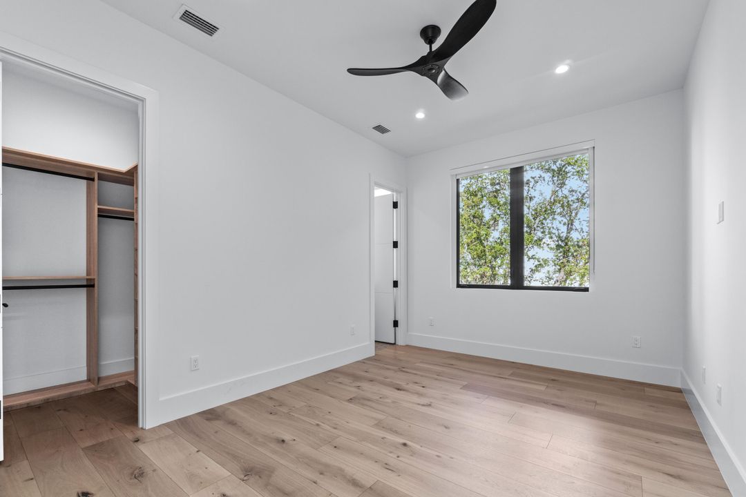 For Sale: $9,992,000 (5 beds, 5 baths, 4550 Square Feet)