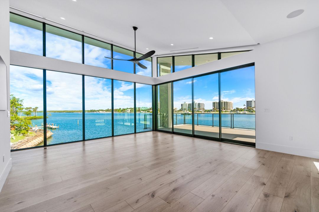 For Sale: $9,992,000 (5 beds, 5 baths, 4550 Square Feet)