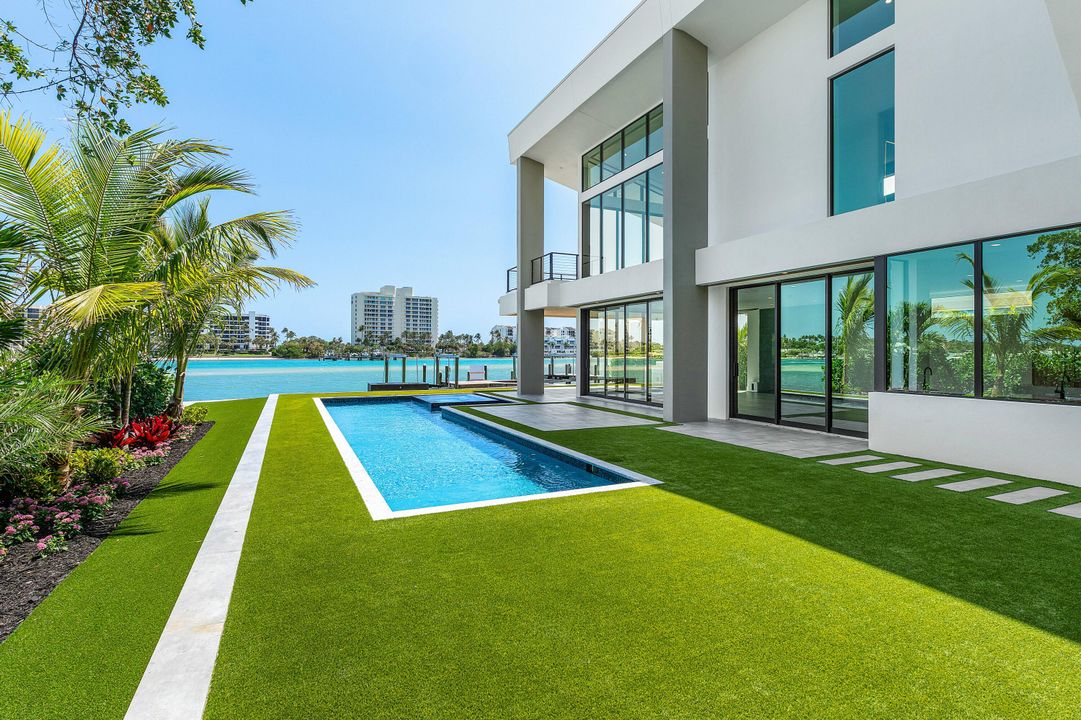 For Sale: $9,992,000 (5 beds, 5 baths, 4550 Square Feet)