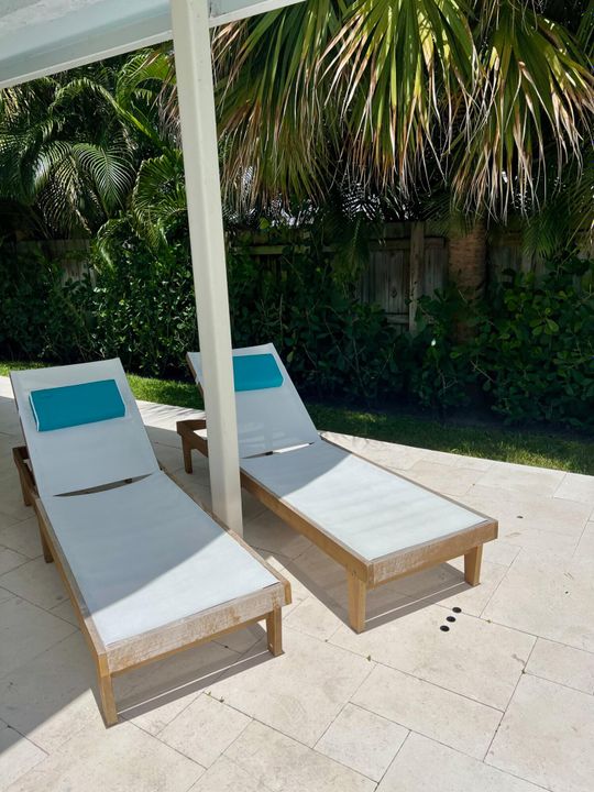 合同活跃: $6,700 (3 贝兹, 2 浴室, 1741 平方英尺)