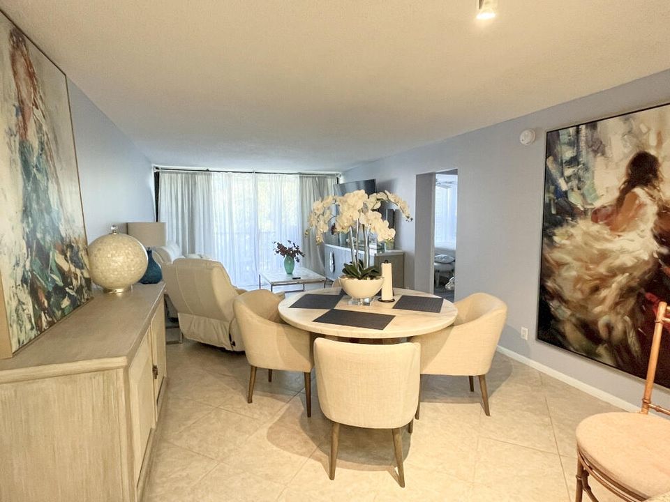 Active With Contract: $2,000 (2 beds, 1 baths, 1010 Square Feet)