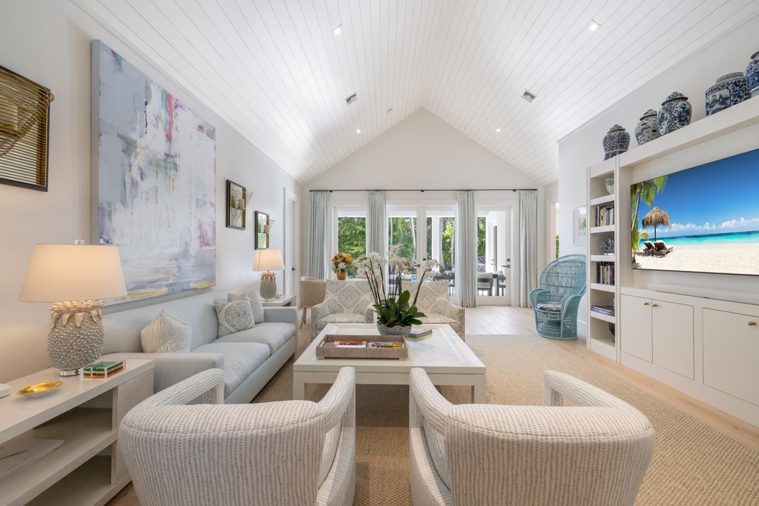 Active With Contract: $2,750,000 (3 beds, 4 baths, 2659 Square Feet)