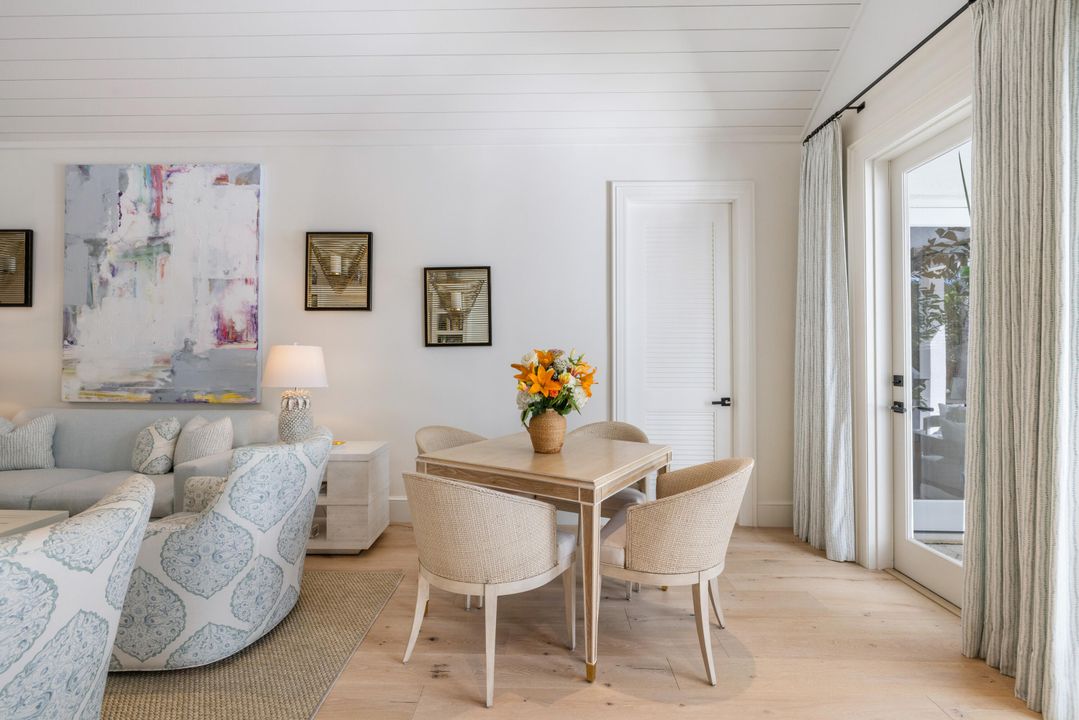 Active With Contract: $2,750,000 (3 beds, 4 baths, 2659 Square Feet)