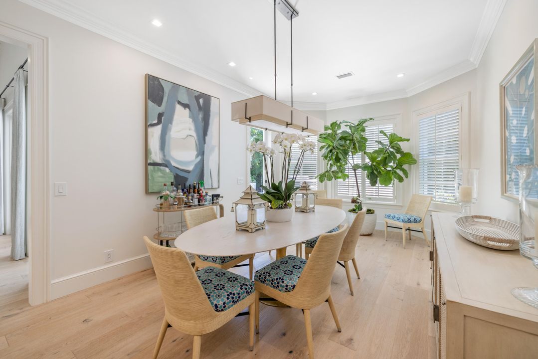 Active With Contract: $2,750,000 (3 beds, 4 baths, 2659 Square Feet)